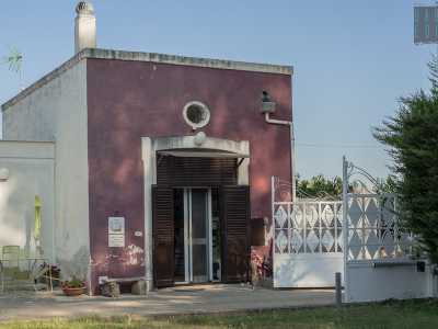 Nel suo cortile si affaccia un fabbricato...